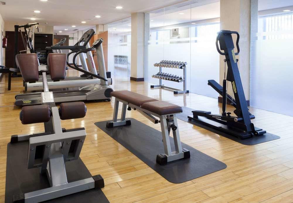 Ac Hotel Palacio De Santa Ana By Marriott Вальядолид Экстерьер фото A gym