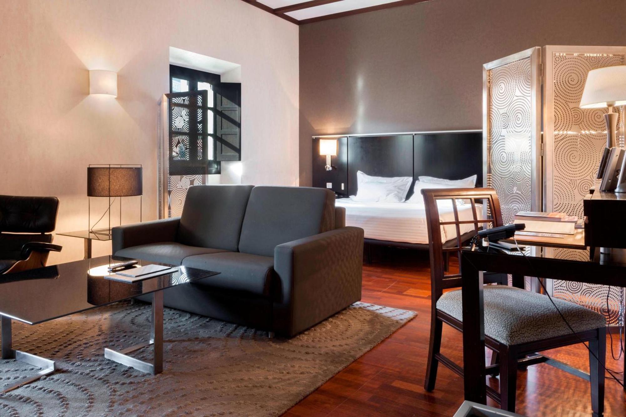 Ac Hotel Palacio De Santa Ana By Marriott Вальядолид Экстерьер фото Suite at the Hotel